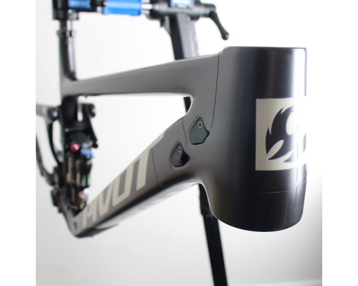 Pivot Switchblade V3 2024/25 | Frame Protection Kit