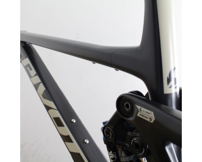 Pivot Switchblade V3 2024/25 | Frame Protection Kit