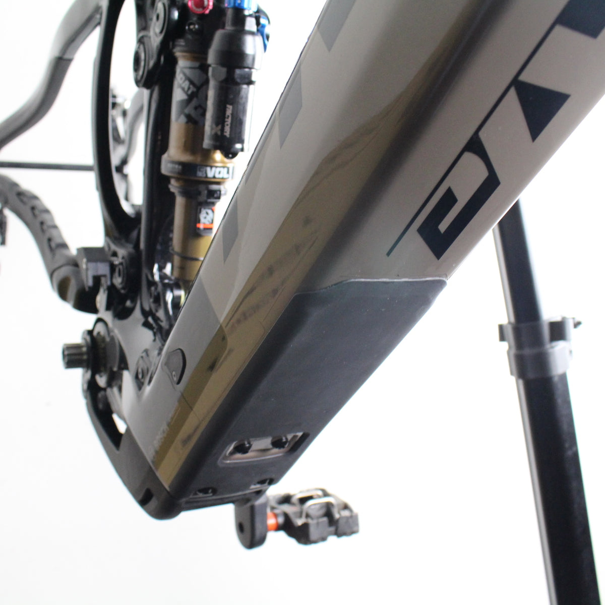 Invisiframe Protection Kit Pivot Shuttle AM 2025/26 | Frame Protection Kit – invisiframe