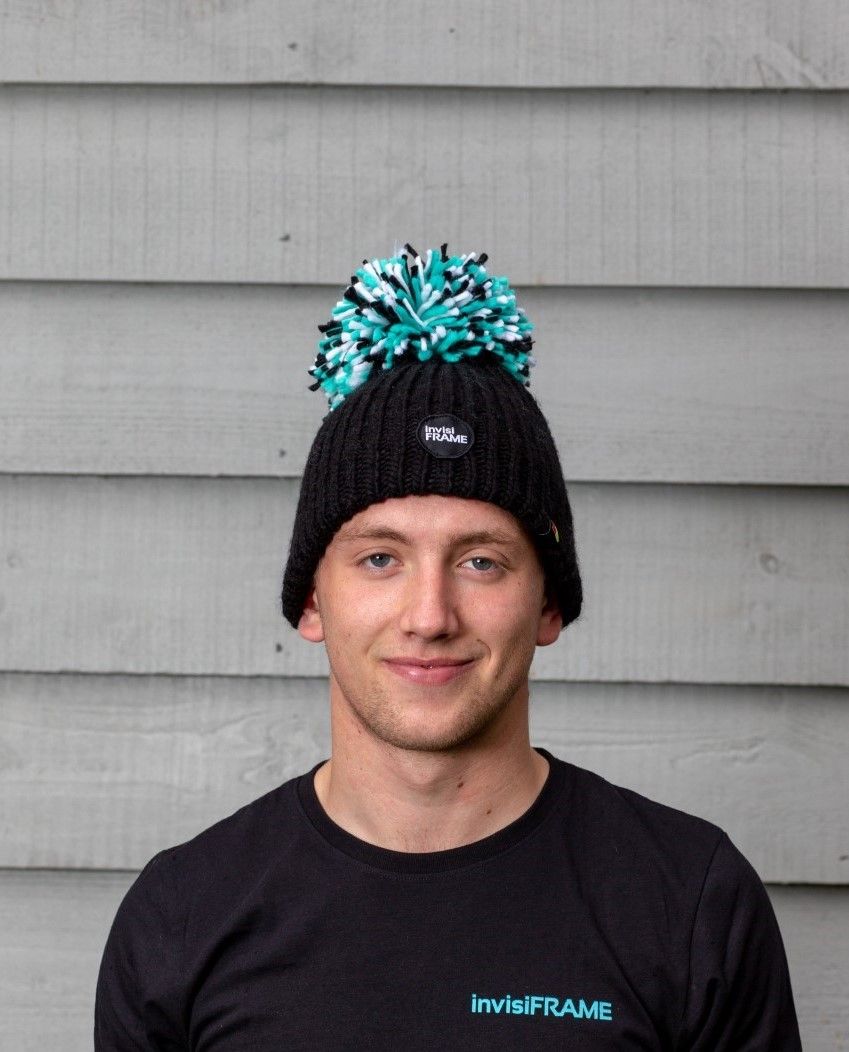 invisiFRAME Big Bobble Hat